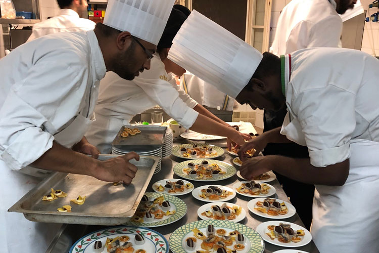 (Sognare con FrancescoDi Romito la prima cena solidale)