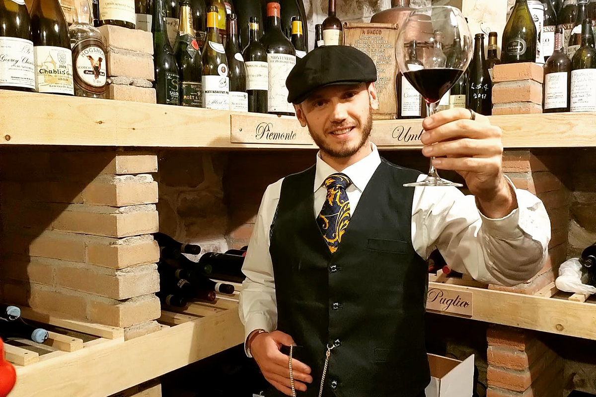 Stefano Berzi Stefano Berzi, miglior sommelier d'Italia: «Tanti colleghi bravi, non me l'aspettavo»