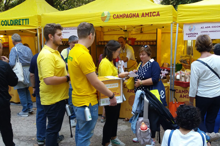 Il cibo raccolto sar&agrave; distribuito dalla Fondazione San Petronio (Spesa sospesa, donati 15 quintali  con le eccellenze del Made in Italy)