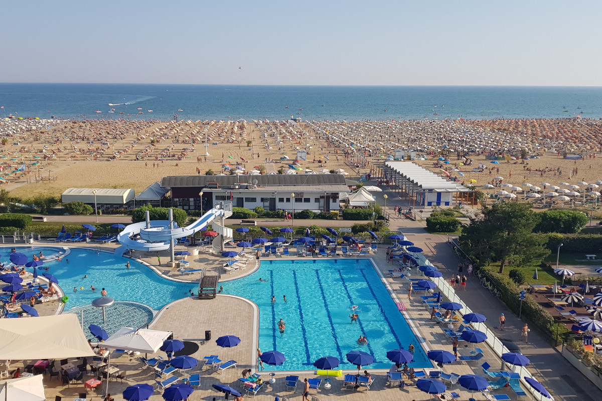 Bibione, meta amata dai turisti Bibione inaugura l'estate tra divertimento mare natura e gastronomia