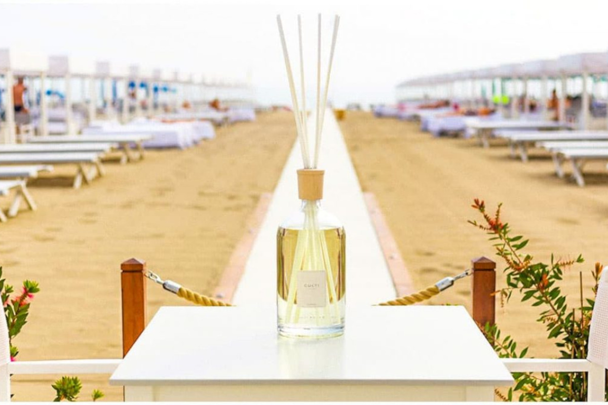 Forte dei Marmi Da Dior a Etro e Missoni, il fashion griffa e “profuma” i beach club