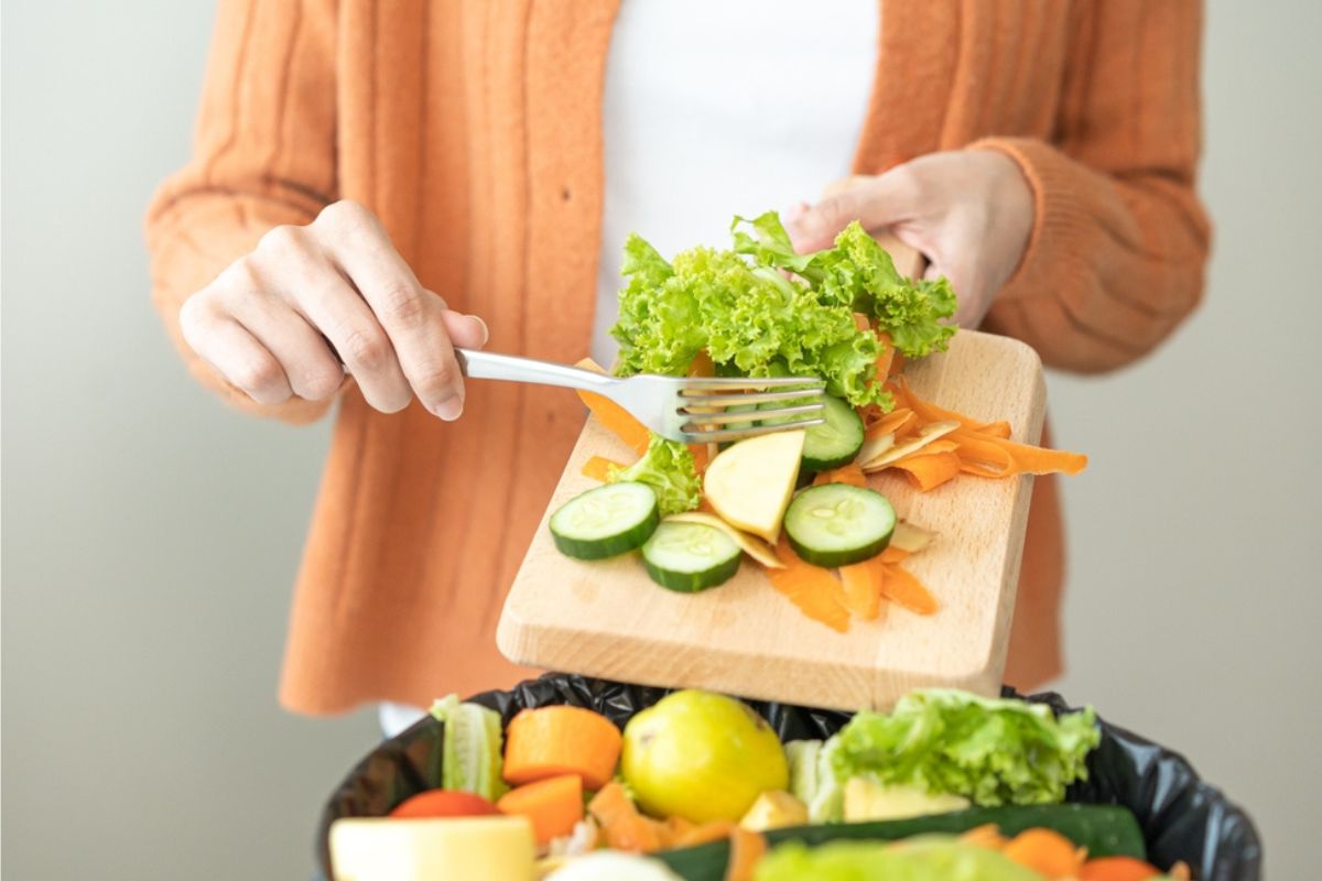 Spreco di cibo: per i giovani è immorale, ma sono quelli che ne buttano di più