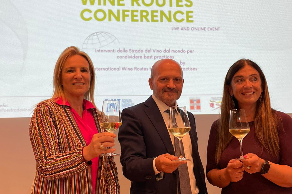 Territorio, aziende e turismo: il futuro delle Strade del Vino, dell'Olio e dei Sapori