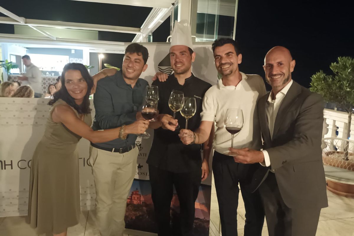 Una cena elegante di Versante Est all'NH Collection di Taormina