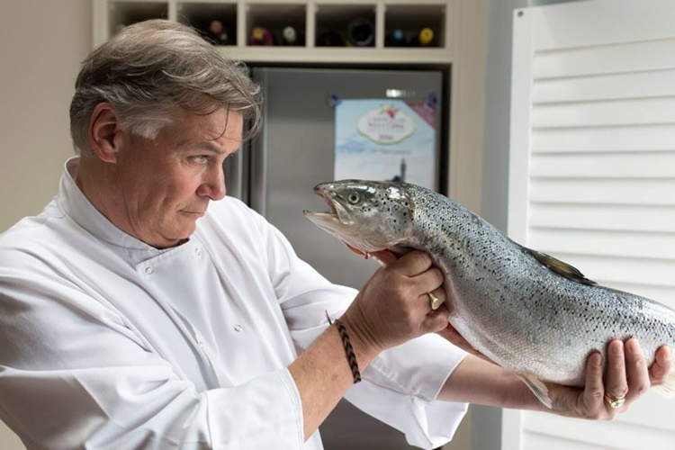 Il salmone &egrave; una specialit&agrave; culinaria d'Irlanda In Irlanda alla scoperta dei suoi sapori in 10 tour gastronomici