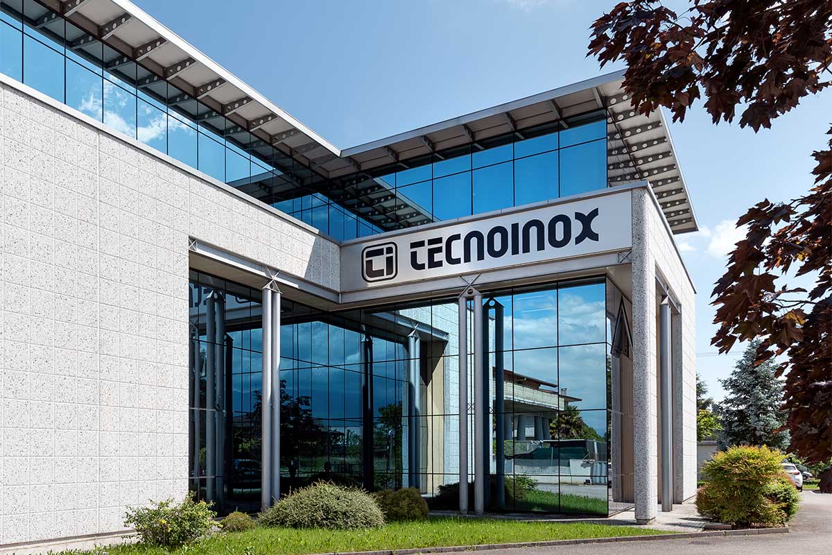 La sede di Tecnoinox a Porcia (Pn) Tecnoinox fra cucina e musica lancia le soluzioni Core e Tecnocompact