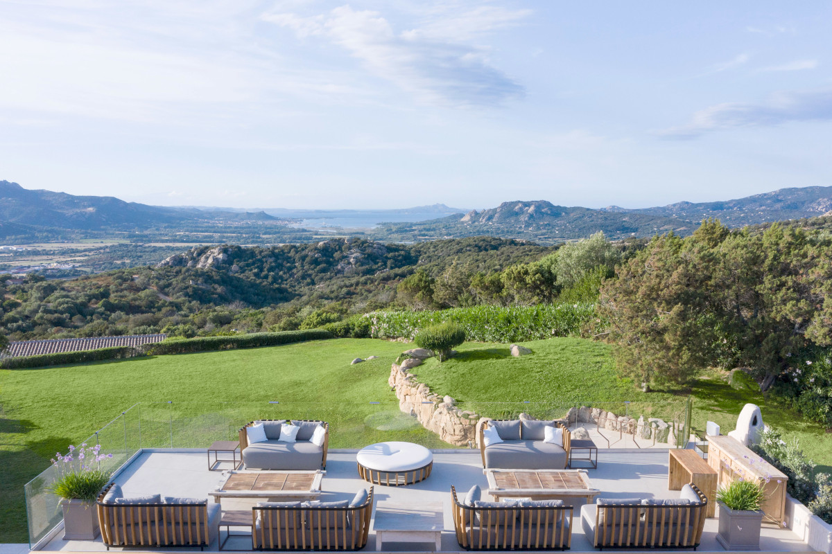 Le migliori terrazze con vista per mangiare all'aperto in Sardegna