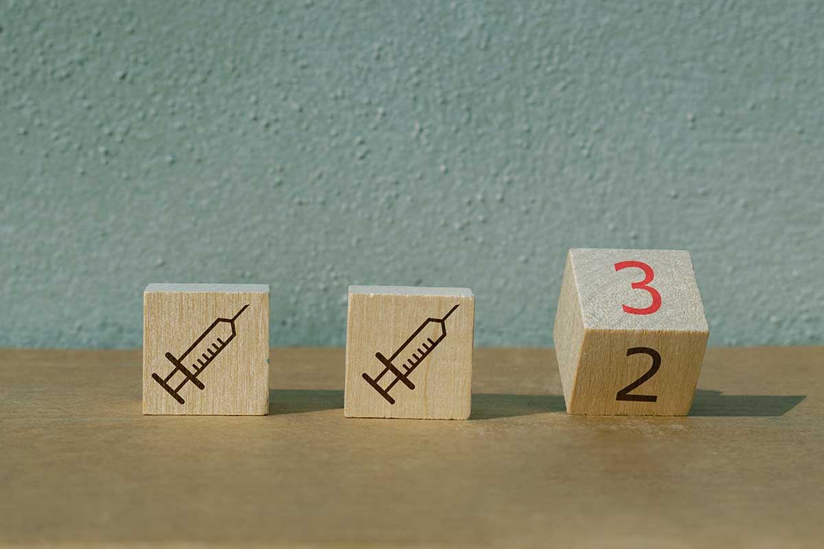 Dal primo dicembre terza dose anche per la fascia 40-60 anni Terza dose, dall'1 dicembre si apre alla fascia 40-60 anni Dal primo dicembre terza dose anche per la fascia 40-60 anni Terza dose, dall'1 dicembre si apre alla fascia 40-60 anni