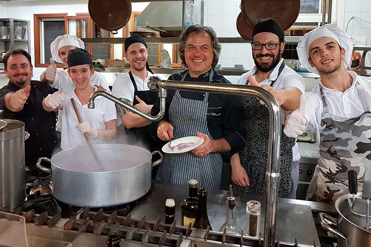 Al tavolo di Tino Vettorello, il cuoco degli attori alla Mostra di Venezia