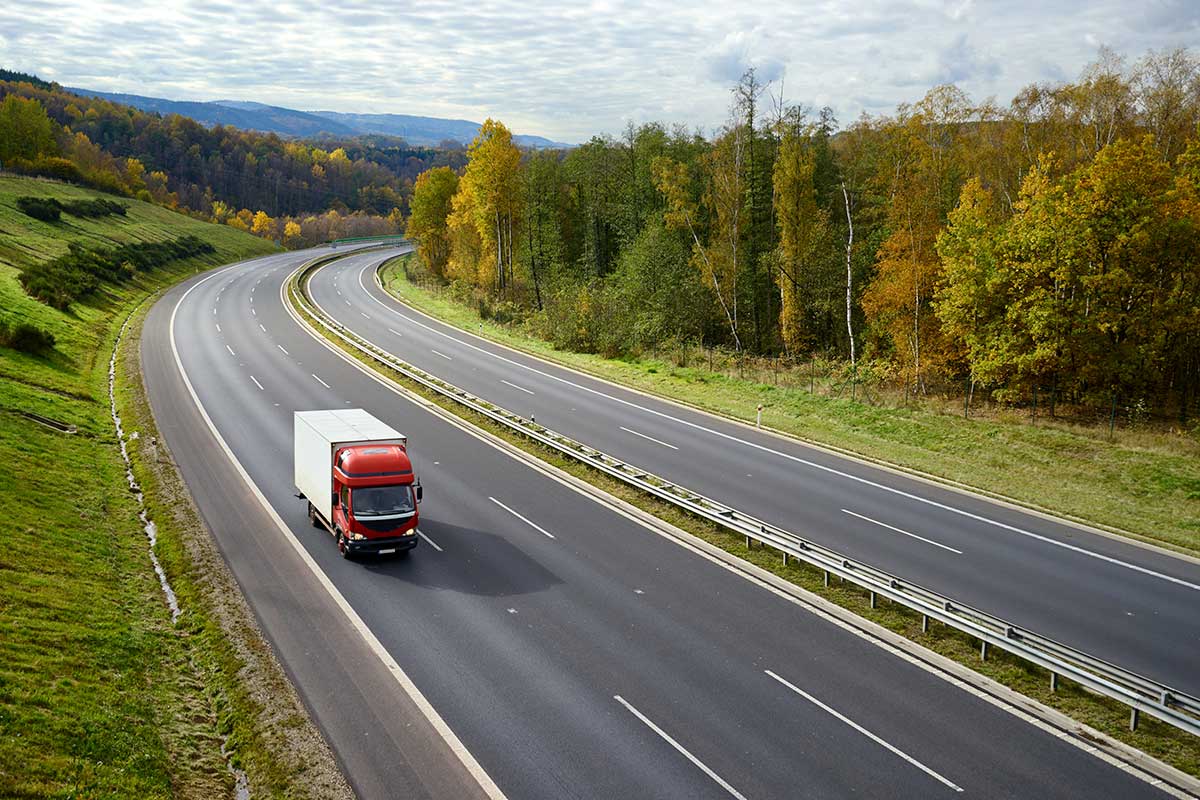 Trasporto merci, dal 15 ottobre si rischia lo stesso caos che sta colpendo la Gran Bretagna? Dal 15 ottobre, caos trasporti per marittimi e autisti senza green pass?