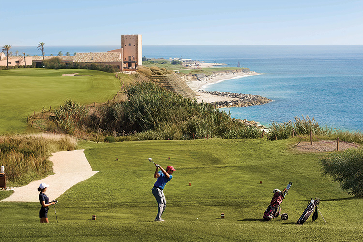 Verdura Resort Sciacca, veduta del campo da golf Soggiorni... in buca: le meraviglie di 5 golf resort