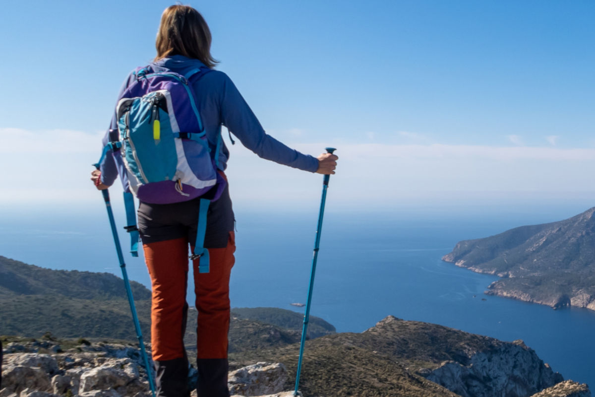 Vacanze all’aria aperta: estate record per gli appassionati di trekking e campeggio