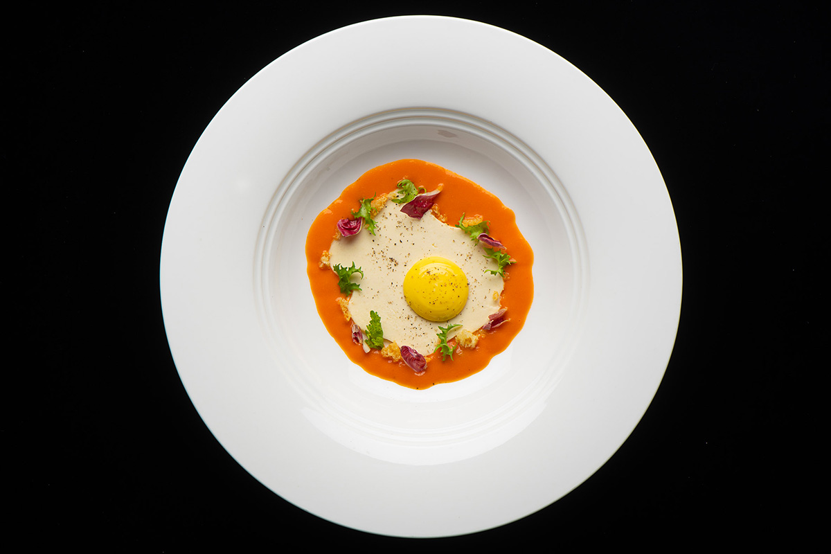 Uovo al pomodoro al tegamino In cucina alla scoperta del menu di Pasqua