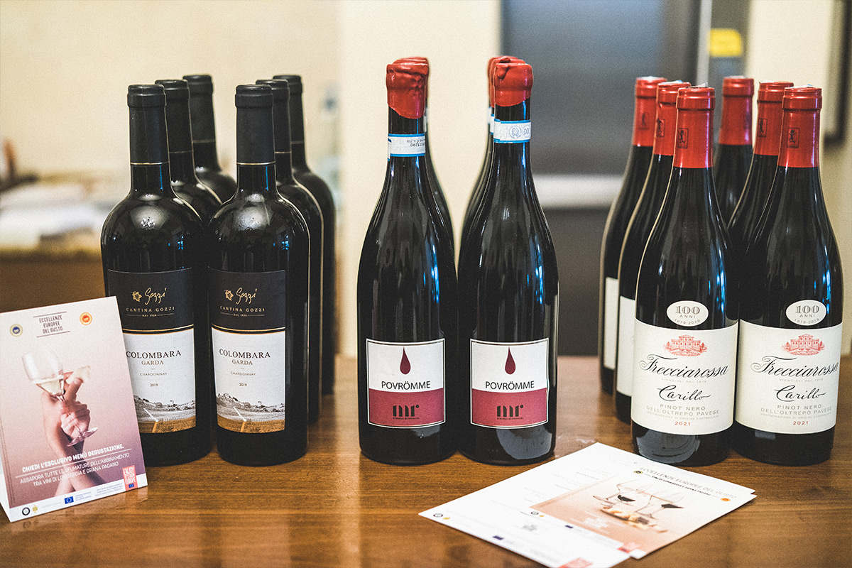 “Riserva Colombara” Garda Doc Chardonnay dell’Azienda Gozzi, “Povromme” Bonarda dell’Oltrepò Pavese Doc 2019 dell’azienda Molino di Rovescala, “Carillo” Pinot Nero dell’Oltrepò Pavese Doc 2021 dell’Azienda Frecciarossa Osteria da Pietro, abbinamenti tra Grana Padano Dop e vini lombardi