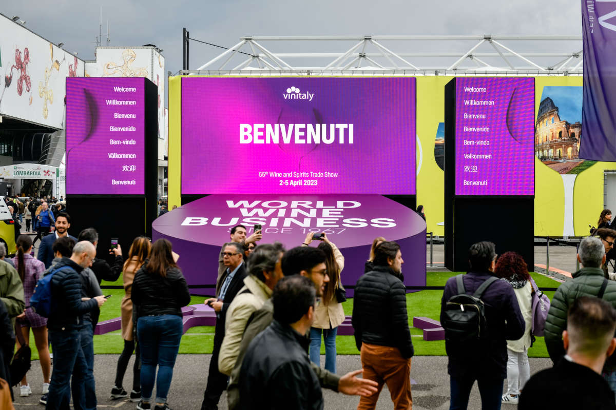 Vinitaly, cresce l'attesa. Nel 2024 successo espositivo e crescita internazionale