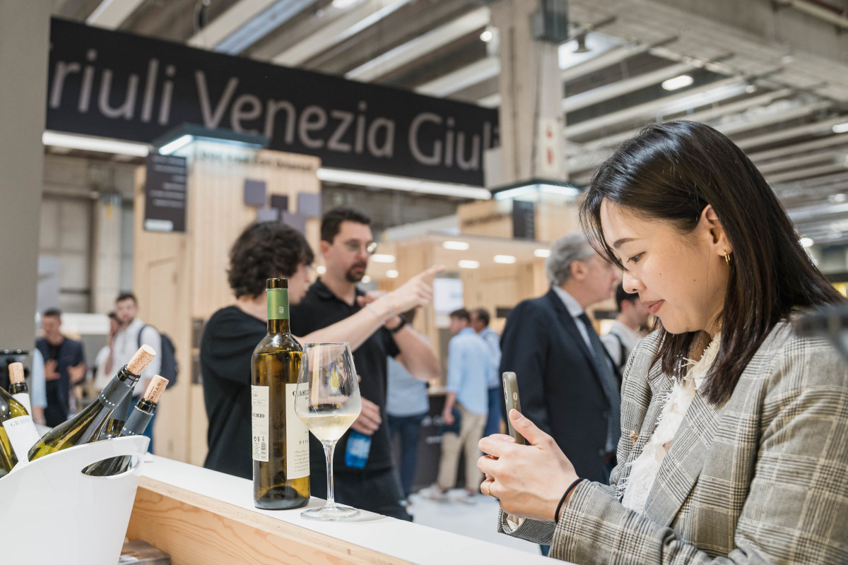 Vinitaly, festa europea del vino. Si stappa ottimismo: in 97mila alla 56ª edizione