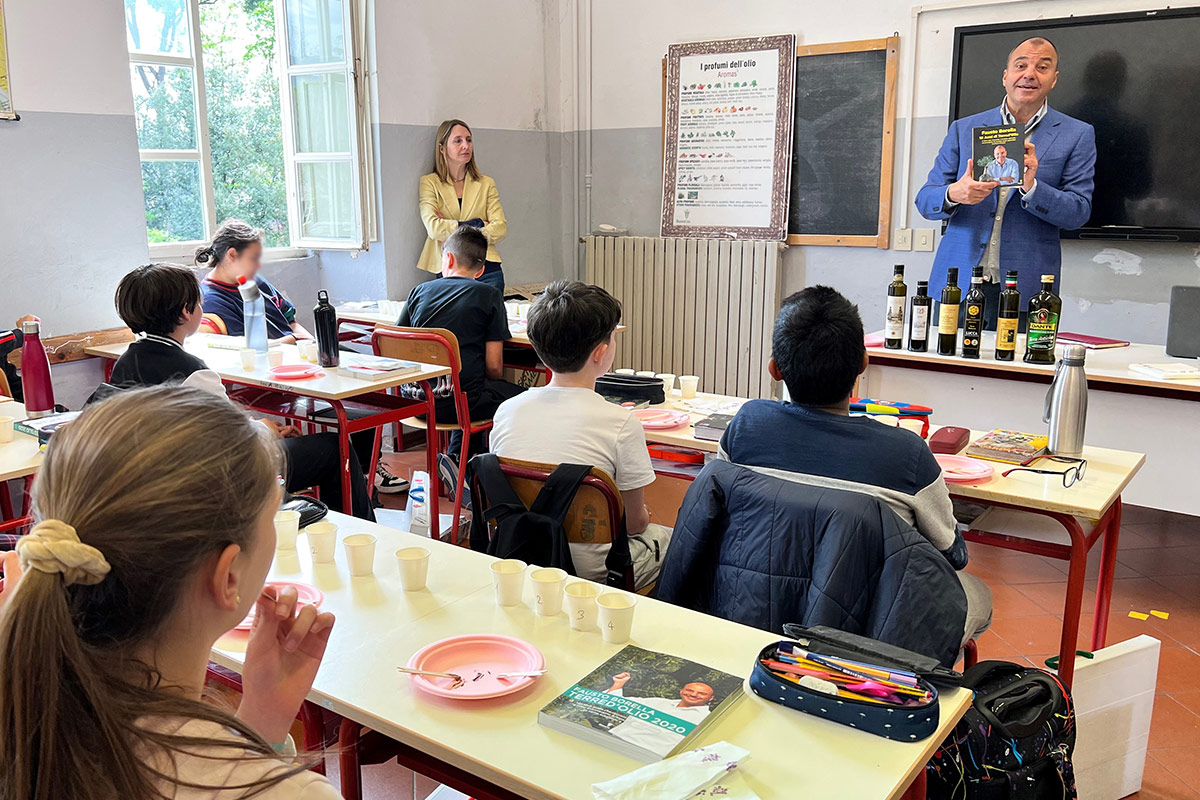 Una lezione a scuola per sensibilizzare sulle qualità dell'olio extravergine Olio extravergine: la sensibilizzazione deve partire già nelle scuole