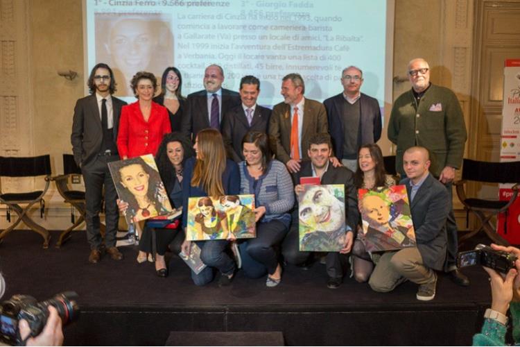 In piedi, da sinistra: Luca Alves, Annamaria Tossani, Serena Stefanoni, Vincenzo Fiore, Aldo Cursano, Alberto Lupini, Enrico Zanoni e Renato Missaglia. In ginocchio, da sinistra: Cinzia Ferro, Chiara e Angela Maci, Ilario Vinciguerra, Ketty Magni e Vincenzo Donatiello