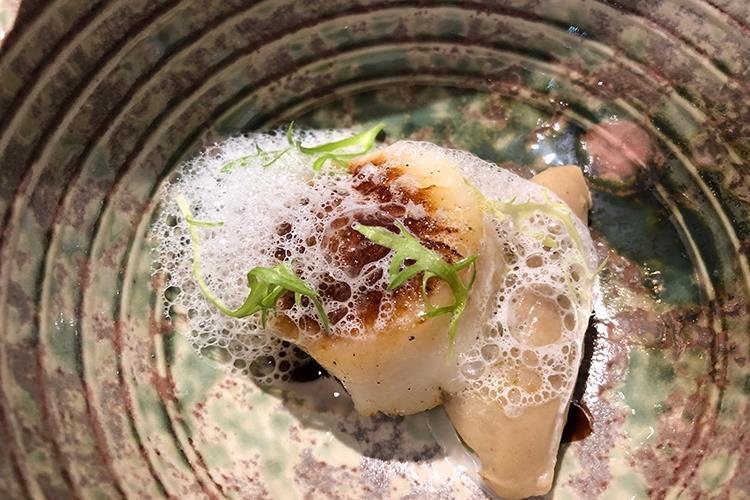 Capasanta con quenelle di castagna e salsa thai (A Bergamo non c'è 2 senza 3 
Ronzoni chiude con il San Vigilio)