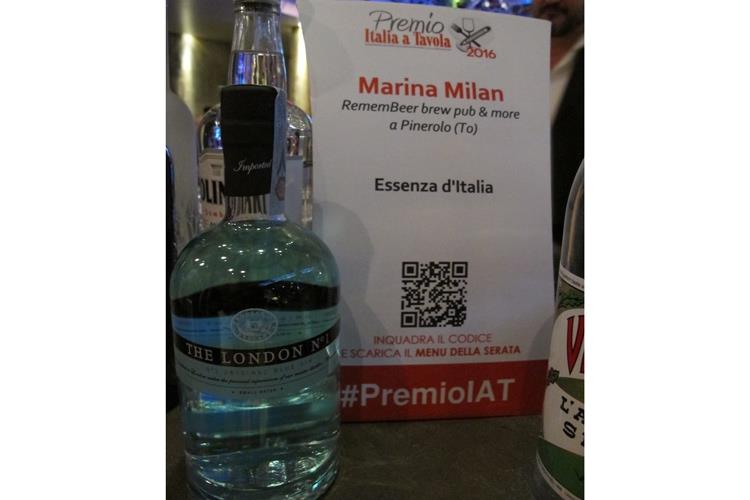 Essenza d'Italia di Marina Milan - All'Otel Varietè show dei barman 
Gusto, colore e passione nei cocktail