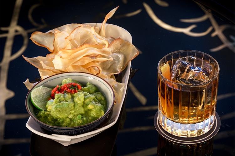 Aperitivo al Bar Cavour