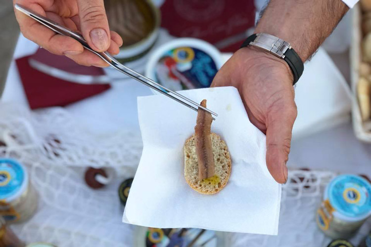 (Aperitivi sulla spiaggia 
allo Chalet La Rotonda 1962)