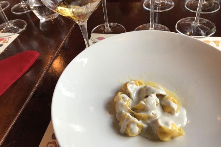 (Aquila del Torre, territorio e biodinamica 
Sei vitigni per 65mila bottiglie all'anno)