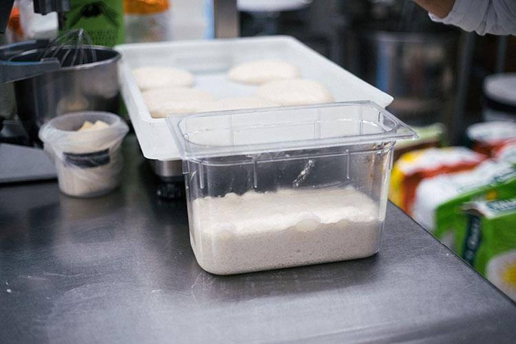 (Formazione con Molino Grassi 
In primo piano l'impasto diretto)