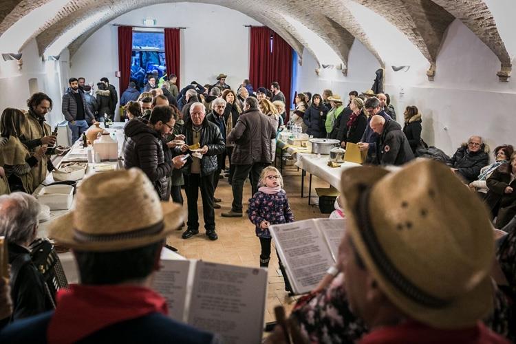 (Frantoi Aperti, 21ª edizione 
4 weekend tra passeggiate e degustazioni)