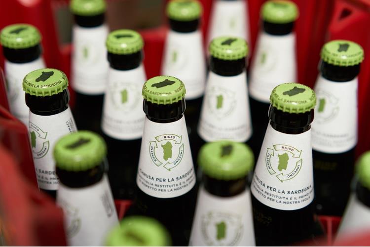 (Ichnusa dalla parte dell’ambiente 
con il progetto “Vuoto a buon rendere”)