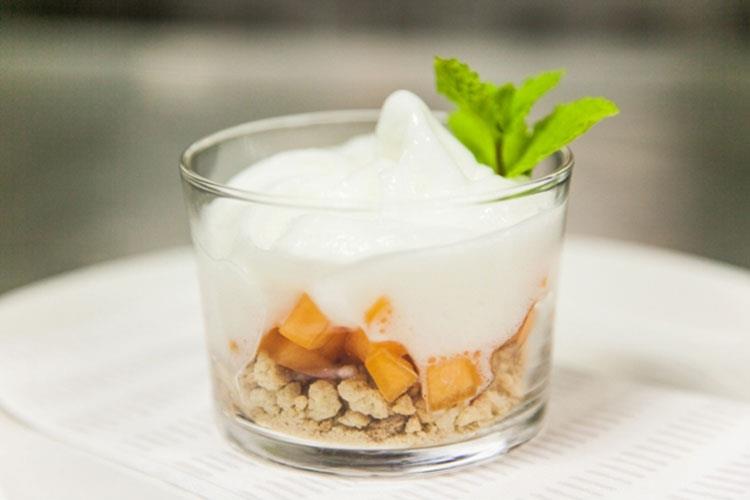 Cubetti di melone con frolla senza glutine, spuma di lime e foglie di menta - Il mondo delle intolleranze a Como 
Da Giovannino, piatti di lago e montagna