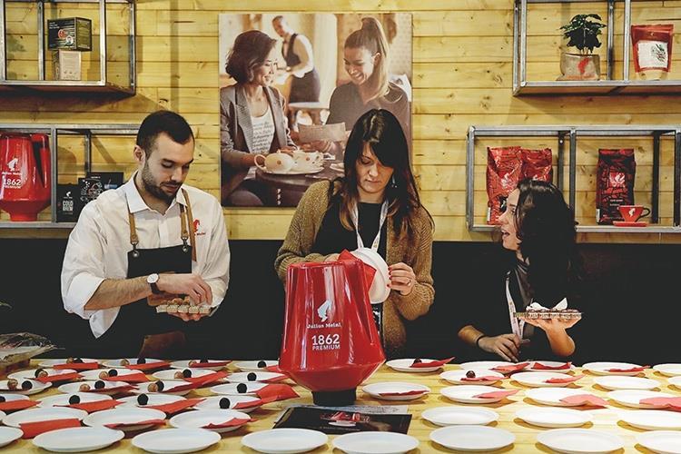 (Il nuovo elegante pack 
di Julius Meinl 1862 Premium)