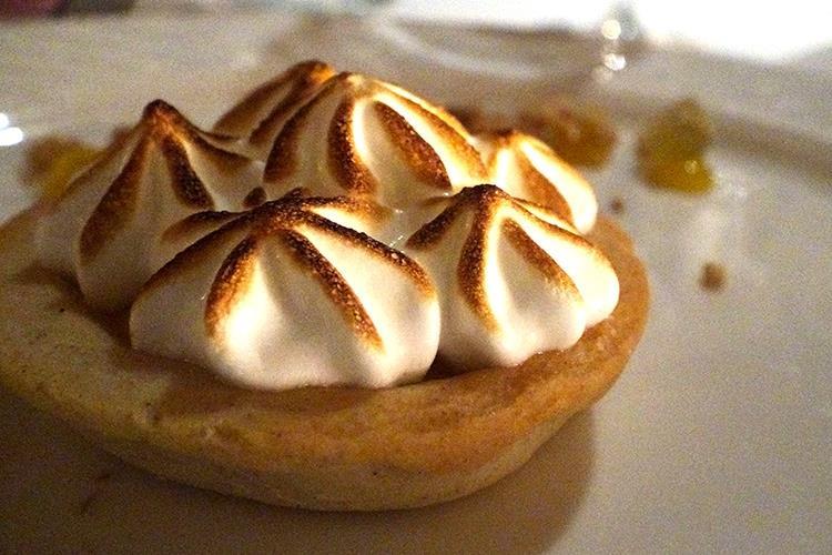Tartelletta croccante con cremoso agli agrumi e cedro candito (Il “Rosa” non è solo un colore 
Uniti, i consorzi vincono la partita)
