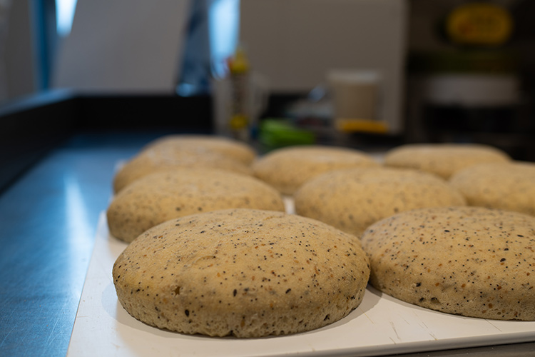 (L’arte dell’impasto si apprende 
con impegno e aggiornamento)