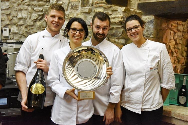 Lara Pasqualetti e il suo staff - Lara Pasqualetti con il Cuore di astice
Miglior abbinamento a Villa Franciacorta