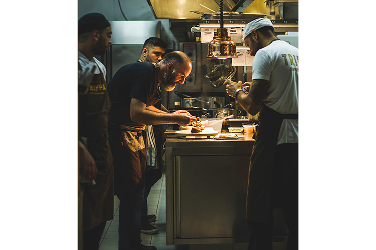 (Milano vs Bangkok 
Tim Butler nei fuori carta di Trippa)