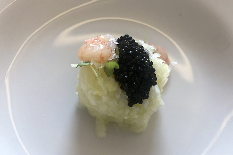 Tartare di finocchio di Schito, caviale Beluga, gambero di Nassa, olio evo del Cilento e limoni della Costiera Amalfitana (Il Neapolitan style del Garò 
Per Gramaglia un «ritorno a casa»)