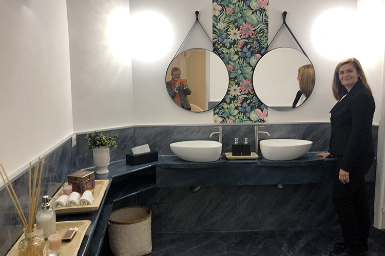 (Il Neapolitan style del Garò 
Per Gramaglia un «ritorno a casa») Il piacere dei bagni di servizio