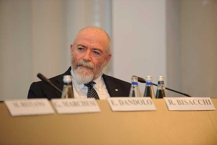 Luigi Franchi (Oltre i gesti 
Il ruolo della sala nella ristorazione)