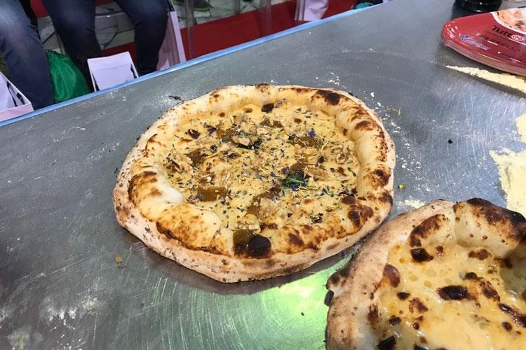Fonduta e Fichi di Salvatore Santucci (Quando la tradizione guarda avanti 
Masterclass di successo a TuttoPizza)
