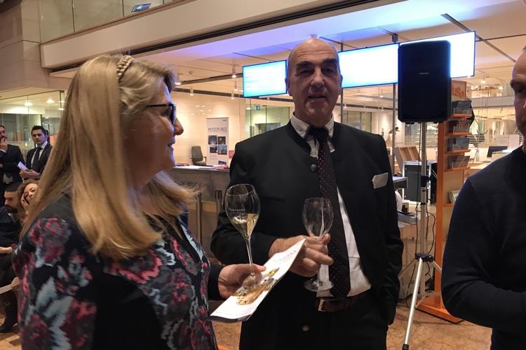 (Trento Doc, Bollicine sulla città 
Inaugurazione spumeggiante)