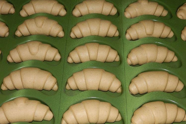 (Un enorme laboratorio... di pasticceria 
Bauli, l'artiginalità dei grandi numeri)