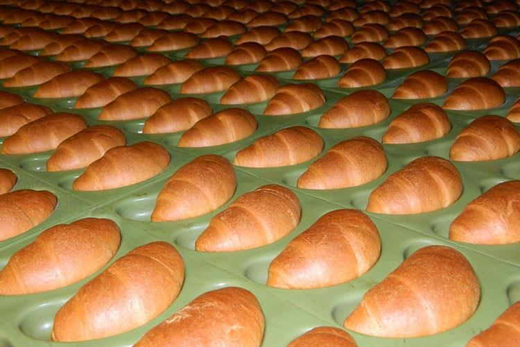 (Un enorme laboratorio... di pasticceria 
Bauli, l'artiginalità dei grandi numeri)
